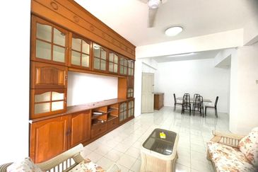 Evergreen Park Acorn and Hazel