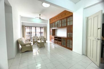 Evergreen Park Acorn and Hazel