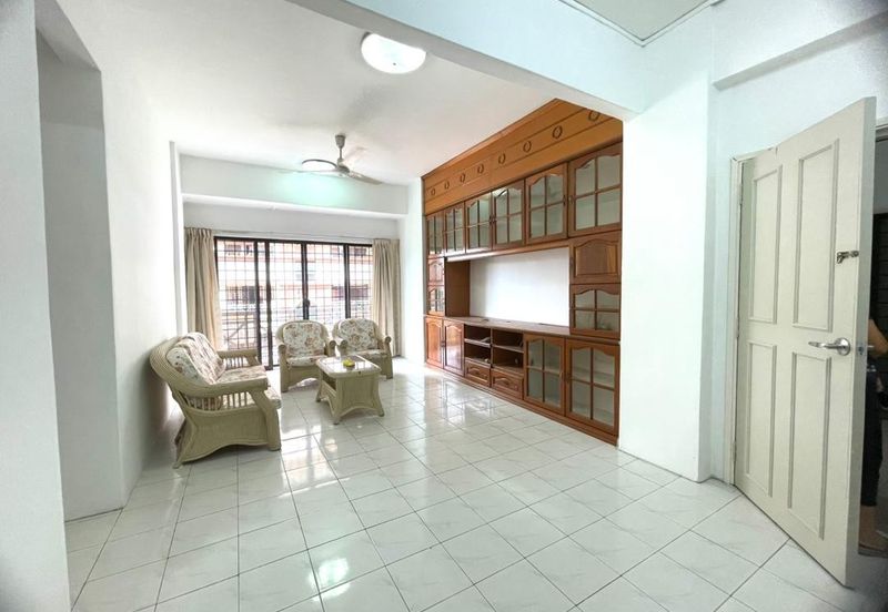 Evergreen Park Acorn and Hazel