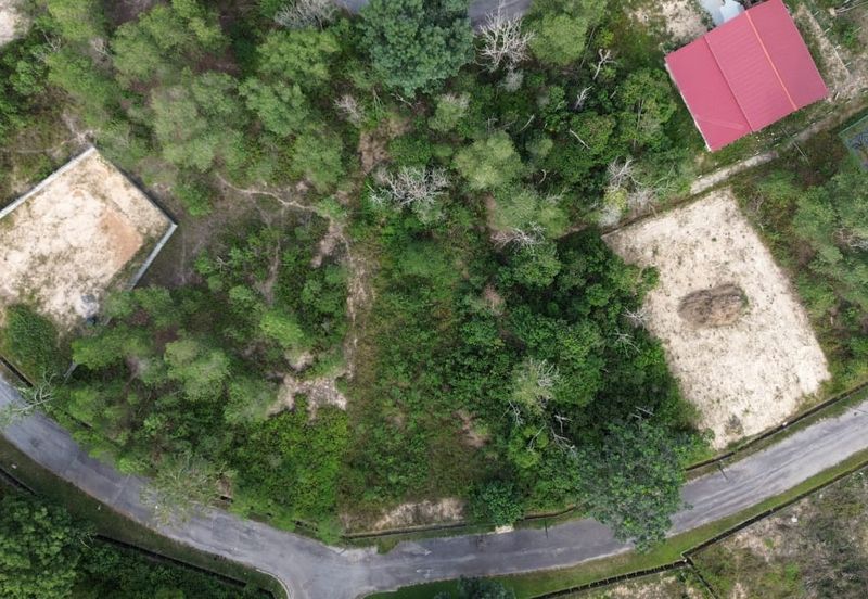 LOT BANGLO Berdekatan Stesyen ECRL Puncak Alam