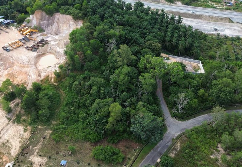 LOT BANGLO Berdekatan Stesyen ECRL Puncak Alam