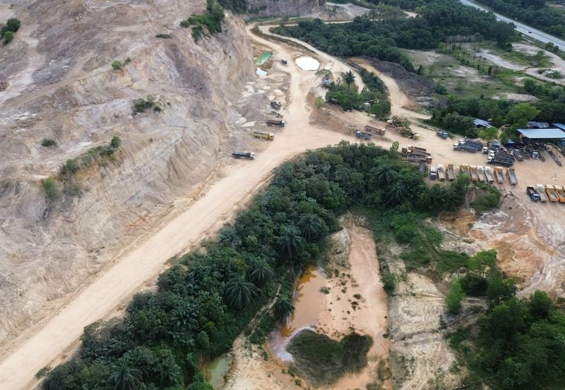 LOT BANGLO Berdekatan Stesyen ECRL Puncak Alam