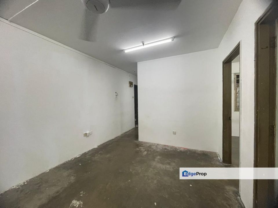 𝐋𝐄𝐕𝐄𝐋 𝟏‼️‼️ 𝐋𝐎𝐖 𝐂𝐎𝐒𝐓‼️‼️ 𝐅𝐋𝐀𝐓 𝐏𝐊𝐍𝐒 𝐒𝐄𝐊𝐒𝐘𝐄𝐍 𝟏𝟗, 𝐒𝐇𝐀𝐇 𝐀𝐋𝐀𝐌‼️‼️ 𝐑𝐌𝟐𝟏𝟓,𝟎𝟎𝟎✅ . Detail: 596 sqft  Low cost uni, Selangor, Shah Alam