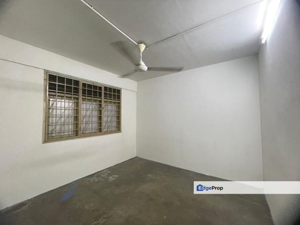 𝐋𝐄𝐕𝐄𝐋 𝟏‼️‼️ 𝐋𝐎𝐖 𝐂𝐎𝐒𝐓‼️‼️ 𝐅𝐋𝐀𝐓 𝐏𝐊𝐍𝐒 𝐒𝐄𝐊𝐒𝐘𝐄𝐍 𝟏𝟗, 𝐒𝐇𝐀𝐇 𝐀𝐋𝐀𝐌‼️‼️ 𝐑𝐌𝟐𝟏𝟓,𝟎𝟎𝟎✅ . Detail: 596 sqft  Low cost uni, Selangor, Shah Alam