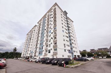 Pangsapuri Jenderam Indah