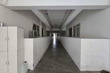 Pangsapuri Jenderam Indah