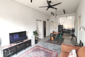 Pangsapuri Seri Dahlia, Desa Alam