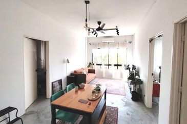 Pangsapuri Seri Dahlia, Desa Alam