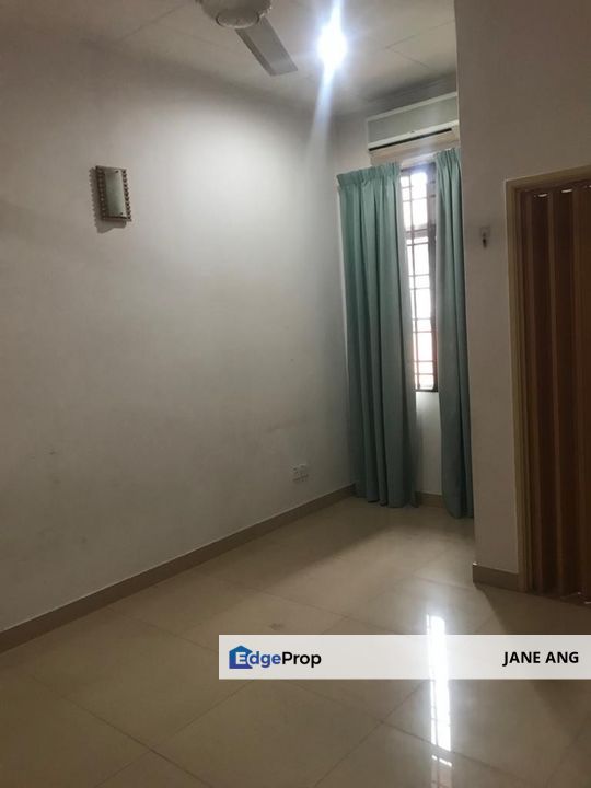 Canal Gardens @ Kota Kemuning Partly furnished house for RENT, Selangor, Kota Kemuning