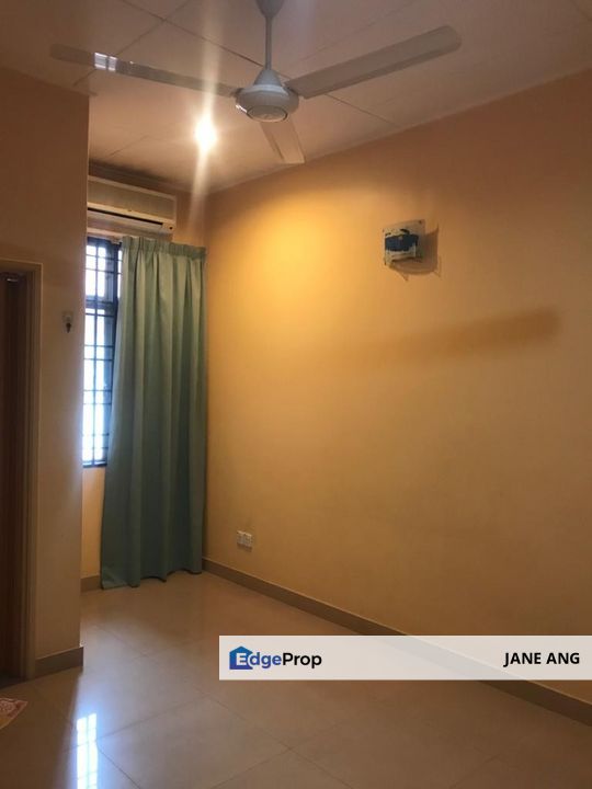 Canal Gardens @ Kota Kemuning Partly furnished house for RENT, Selangor, Kota Kemuning