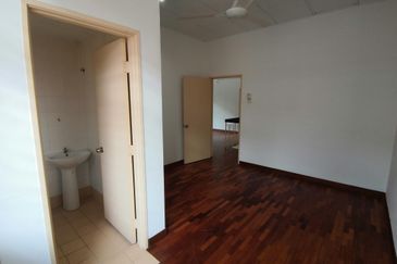 Canal Gardens, Kota Kemuning