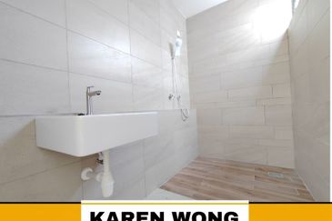 CORNER LOT EXTRA LAND SENNI 3A BUKIT BANYAN Brand New House for Sale