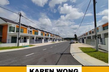 CORNER LOT EXTRA LAND SENNI 3A BUKIT BANYAN Brand New House for Sale