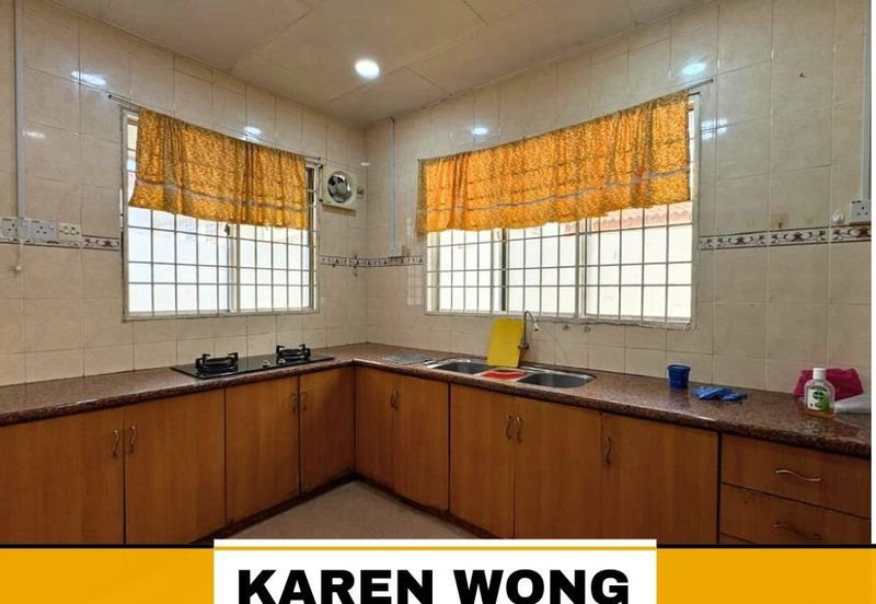 OPEN FACING LAGENDA HEIGHTS 2.5 Storey Terrace House for RENT