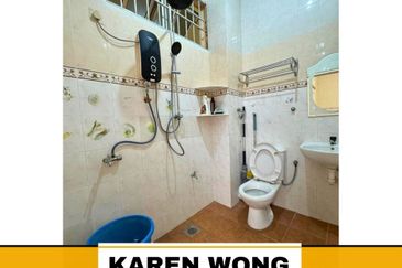 OPEN FACING LAGENDA HEIGHTS 2.5 Storey Terrace House for RENT