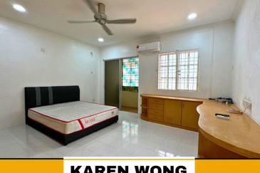 OPEN FACING LAGENDA HEIGHTS 2.5 Storey Terrace House for RENT