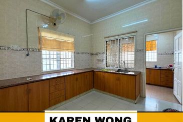 OPEN FACING LAGENDA HEIGHTS 2.5 Storey Terrace House for RENT