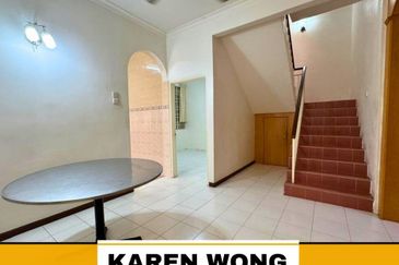 OPEN FACING LAGENDA HEIGHTS 2.5 Storey Terrace House for RENT