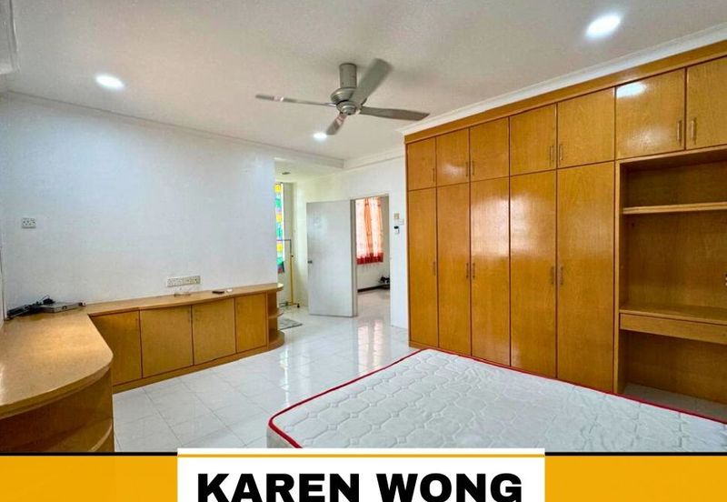 OPEN FACING LAGENDA HEIGHTS 2.5 Storey Terrace House for RENT