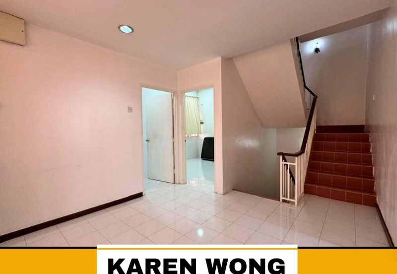 OPEN FACING LAGENDA HEIGHTS 2.5 Storey Terrace House for RENT