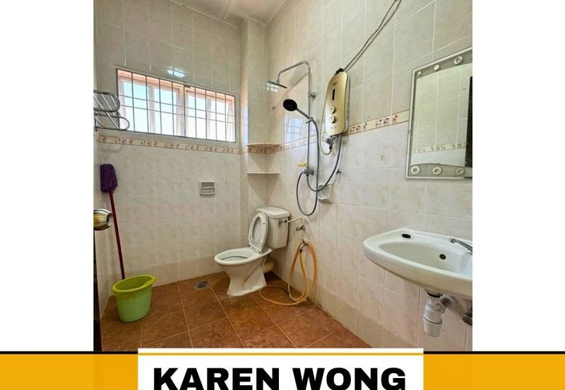 OPEN FACING LAGENDA HEIGHTS 2.5 Storey Terrace House for RENT