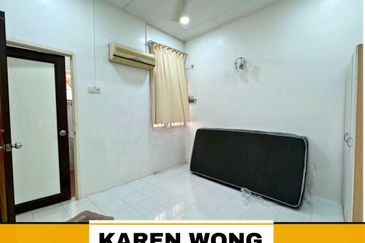 OPEN FACING LAGENDA HEIGHTS 2.5 Storey Terrace House for RENT