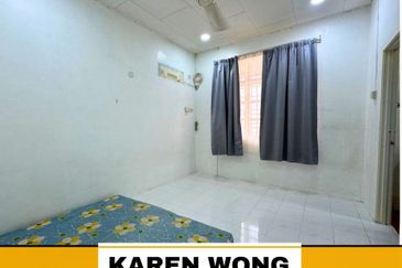 OPEN FACING LAGENDA HEIGHTS 2.5 Storey Terrace House for RENT