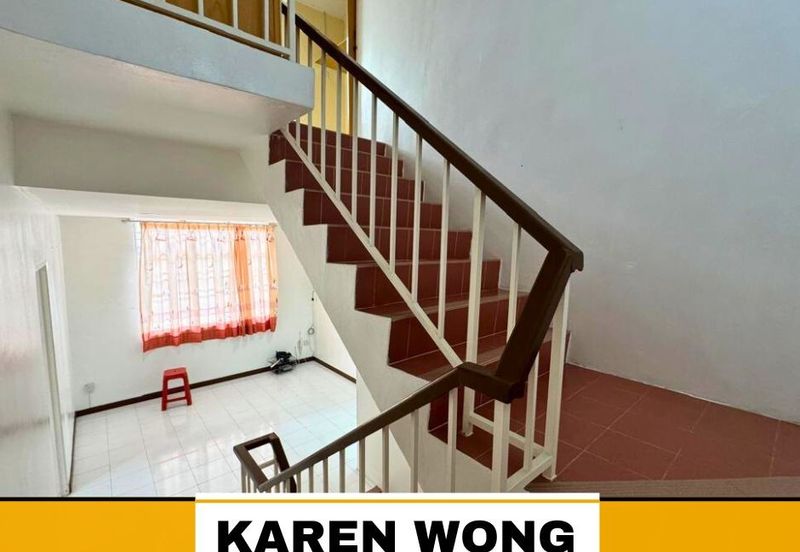 OPEN FACING LAGENDA HEIGHTS 2.5 Storey Terrace House for RENT