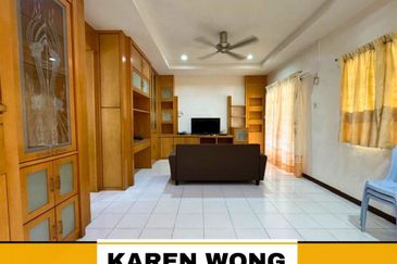 OPEN FACING LAGENDA HEIGHTS 2.5 Storey Terrace House for RENT