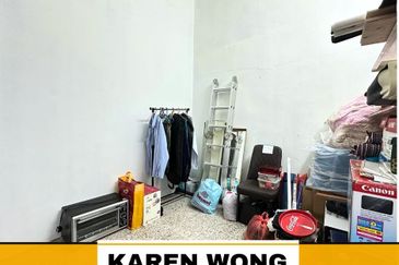 NEAR SIN KWANG TAMAN MAKMUR 1 Storey Terrace House for Sale