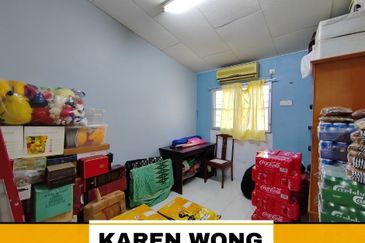 TAMAN EMAS SURIA NEAR INTAN RENOVATED TERRACE for Sale