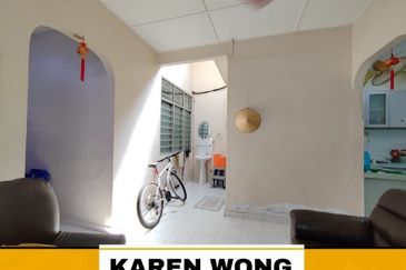 TAMAN EMAS SURIA NEAR INTAN RENOVATED TERRACE for Sale