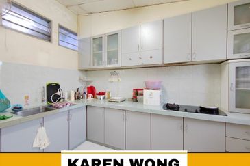 TAMAN EMAS SURIA NEAR INTAN RENOVATED TERRACE for Sale