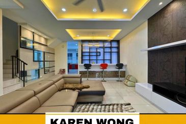 BEHIND CALTEX LAGUNA ASPIRA RESIDENCES BANDAR LAGUNA MERBOK 2 Storey Terrace House for Sale