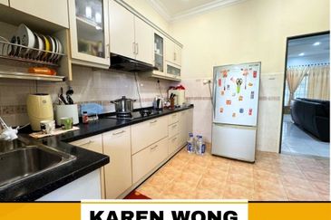 Bandar Laguna Merbok