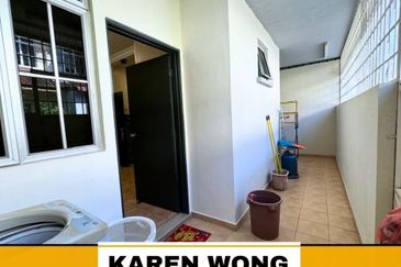 Bandar Laguna Merbok