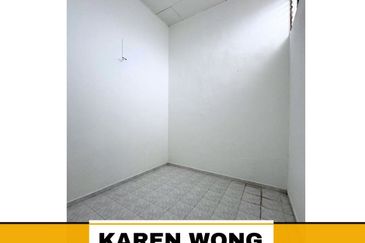 TAMAN DESA ENGGANG NEAR LAGENDA HEIGHTS 1 Storey Terrace House for Sale