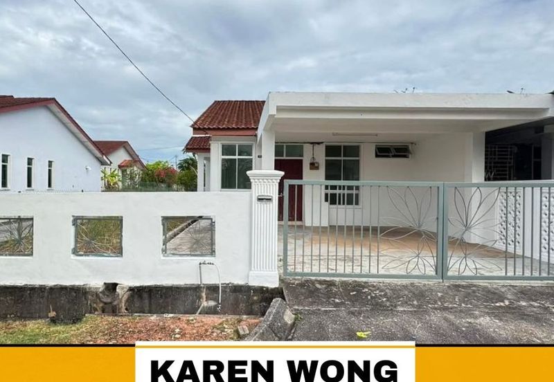 ENDLOT WITH EXTRA LAND BANDAR SERI ASTANA 1 Storey Terrace for Sale