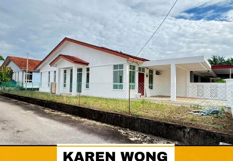 ENDLOT WITH EXTRA LAND BANDAR SERI ASTANA 1 Storey Terrace for Sale