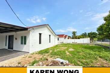 CORNER LOT TAMAN SERI GEDONG Near Taman Sejati RENOVATED 1 Storey Terrace House for Sale