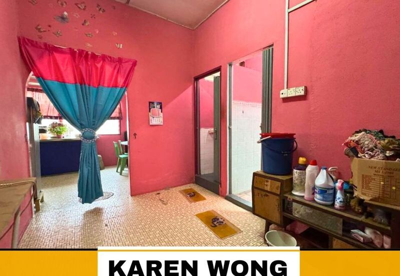 FULLY EXTENDED & GOOD CONDITIONS 1 Storey Terrace House for SALE