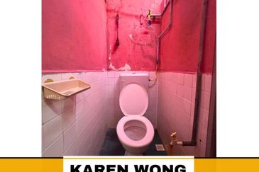 FULLY EXTENDED & GOOD CONDITIONS 1 Storey Terrace House for SALE