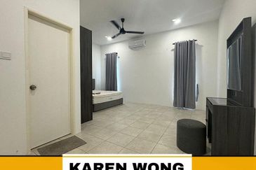 PARTLY FURNISHED WESTFIELD YARRA PARK 1 Storey SEMi DETACHED for Sale