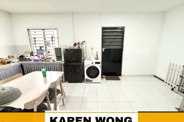 FULLY EXTENDED TAMAN KELADI GOOD CONDITION 1 Storey Terrace for Sale