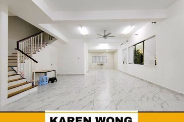 ENDLOT OPEN FACING BIGGER LAND SIZE SENNI BUKIT BANYAN for Sale