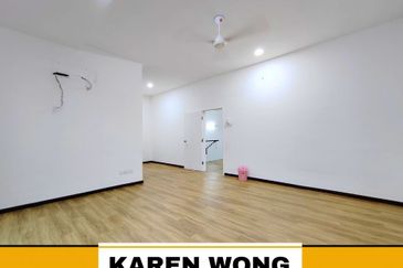 ENDLOT OPEN FACING BIGGER LAND SIZE SENNI BUKIT BANYAN for Sale