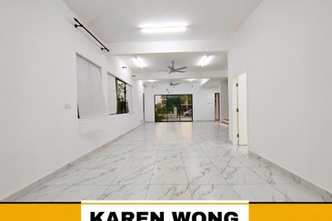 ENDLOT OPEN FACING BIGGER LAND SIZE SENNI BUKIT BANYAN for Sale