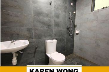 ENDLOT OPEN FACING BIGGER LAND SIZE SENNI BUKIT BANYAN for Sale