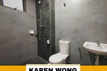 ENDLOT OPEN FACING BIGGER LAND SIZE SENNI BUKIT BANYAN for Sale