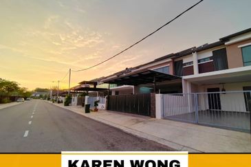 ENDLOT OPEN FACING BIGGER LAND SIZE SENNI BUKIT BANYAN for Sale